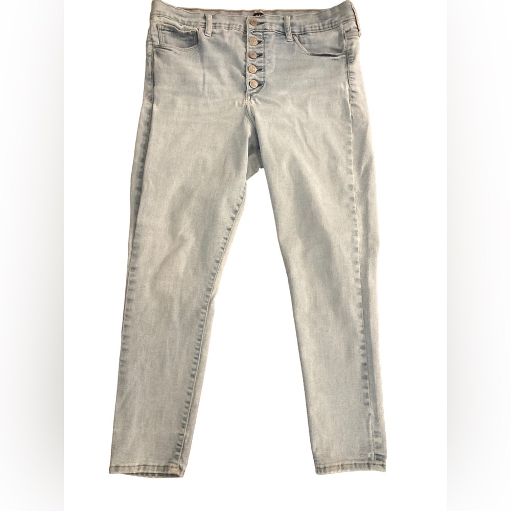 GAP 1969 High Rise, Button-Fly Skinny Jeans- Light Wash-size 30- GREAT CONDITION